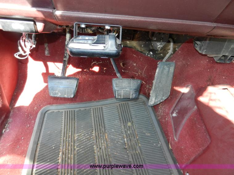 image for item A3918 1992 Chevrolet Cheyenne 1500 pickup truck