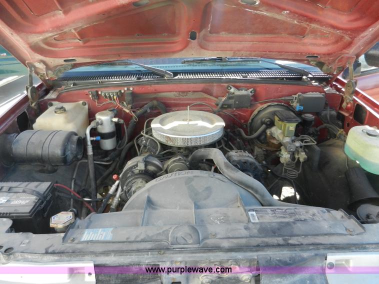 image for item A3918 1992 Chevrolet Cheyenne 1500 pickup truck