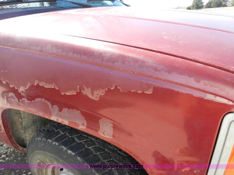 image for item A3918 1992 Chevrolet Cheyenne 1500 pickup truck