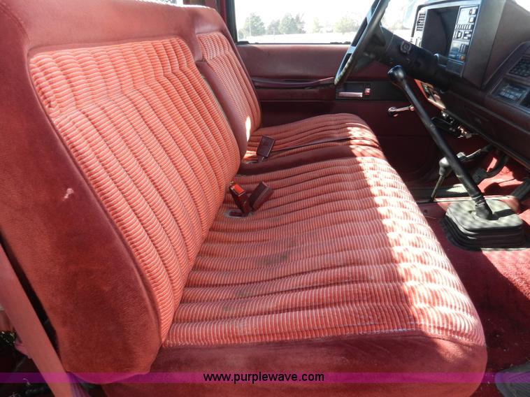 image for item A3918 1992 Chevrolet Cheyenne 1500 pickup truck