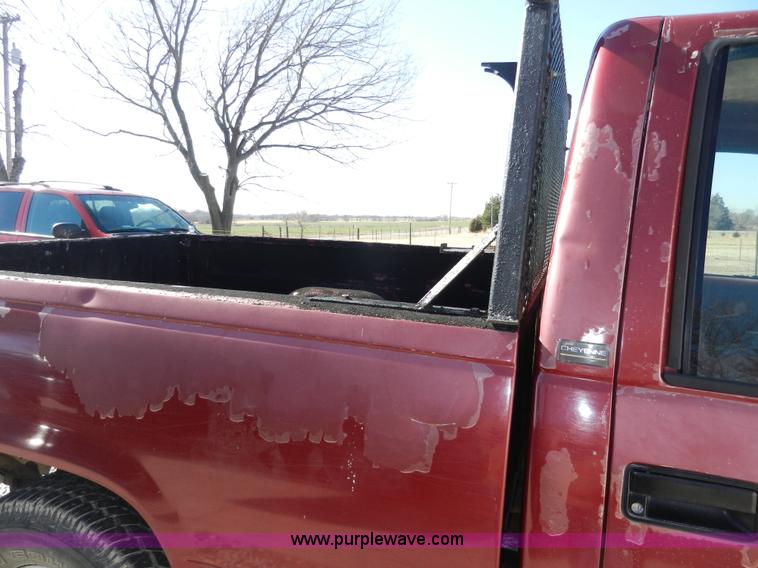 image for item A3918 1992 Chevrolet Cheyenne 1500 pickup truck