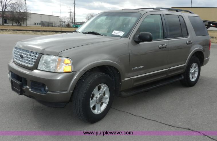 image for item A3964 2002 Ford Explorer Limited SUV