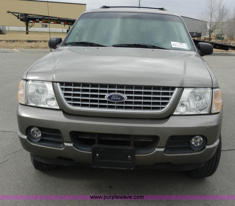 image for item A3964 2002 Ford Explorer Limited SUV