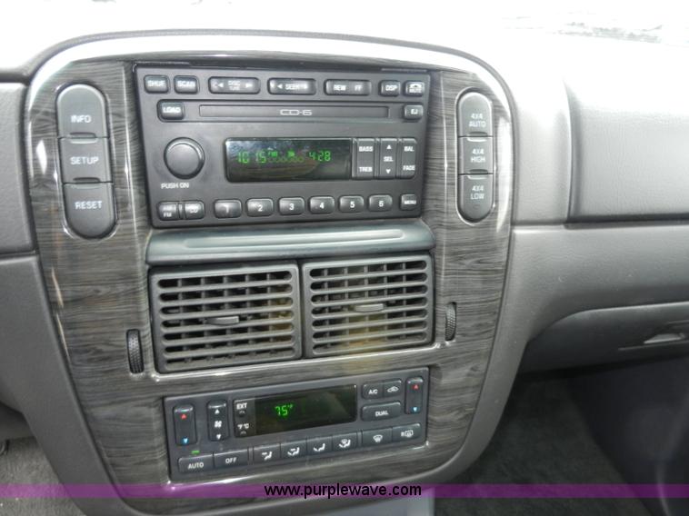 image for item A3964 2002 Ford Explorer Limited SUV