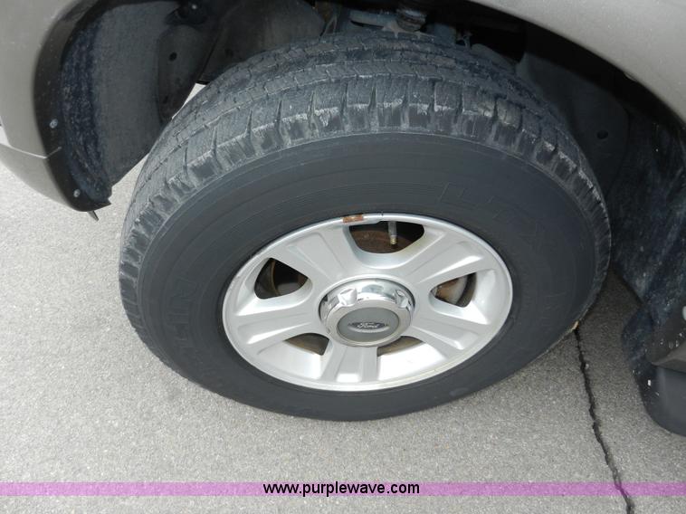 image for item A3964 2002 Ford Explorer Limited SUV