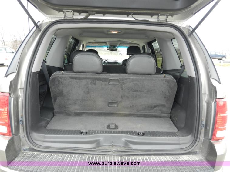 image for item A3964 2002 Ford Explorer Limited SUV