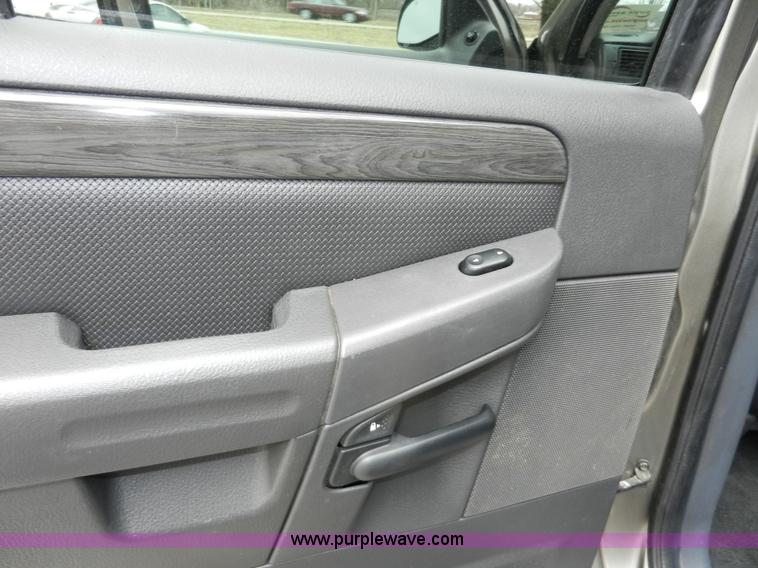 image for item A3964 2002 Ford Explorer Limited SUV