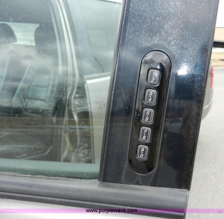 image for item A3964 2002 Ford Explorer Limited SUV