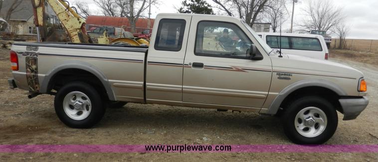 image for item A3971 1996 Ford Ranger STX SuperCab pickup truck