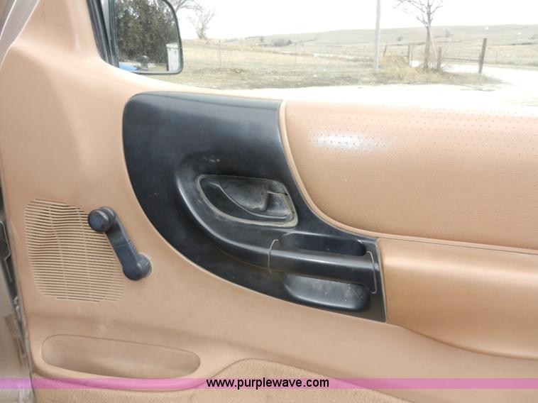 image for item A3971 1996 Ford Ranger STX SuperCab pickup truck