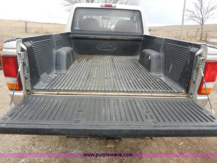 image for item A3971 1996 Ford Ranger STX SuperCab pickup truck