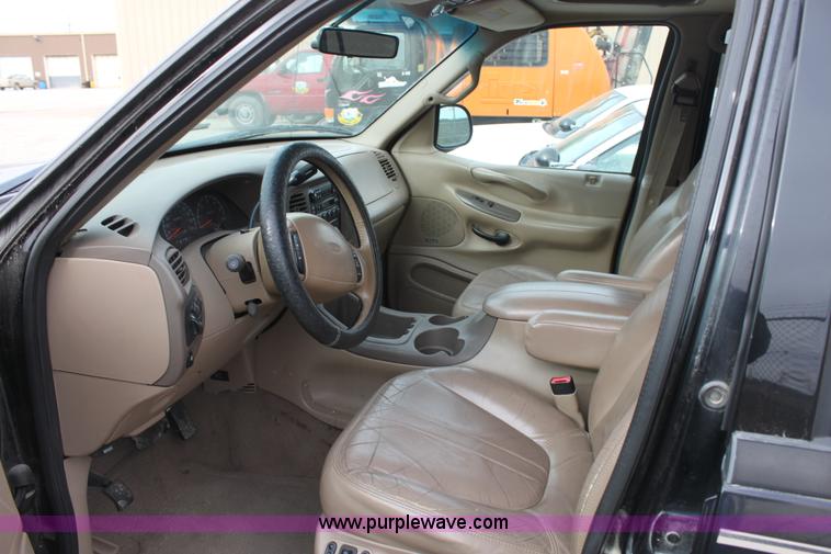 image for item AA9151 1998 Ford Expedition Eddie Bauer SUV