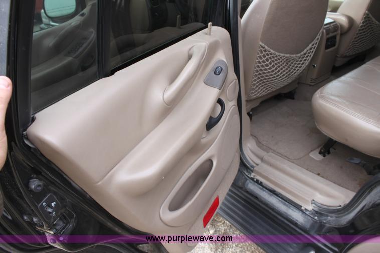 image for item AA9151 1998 Ford Expedition Eddie Bauer SUV