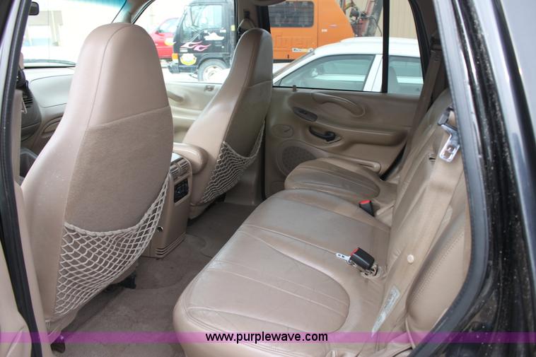 image for item AA9151 1998 Ford Expedition Eddie Bauer SUV