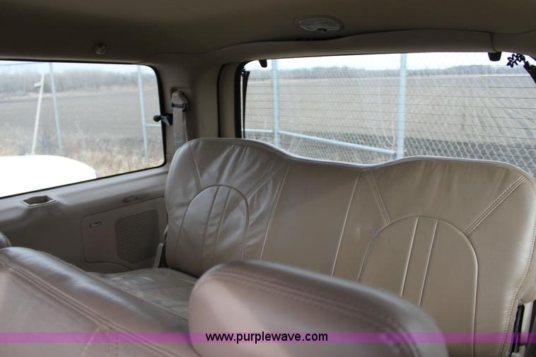 image for item AA9151 1998 Ford Expedition Eddie Bauer SUV