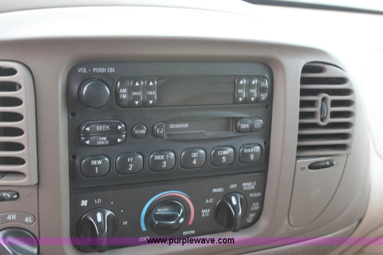 image for item AA9151 1998 Ford Expedition Eddie Bauer SUV