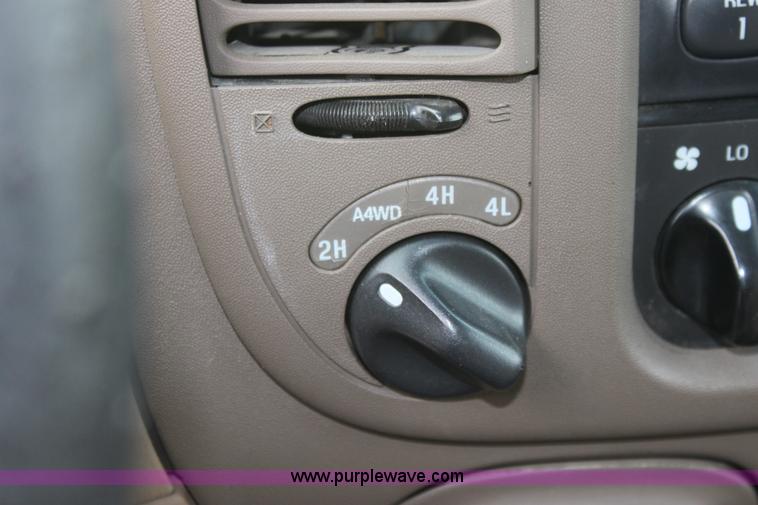 image for item AA9151 1998 Ford Expedition Eddie Bauer SUV