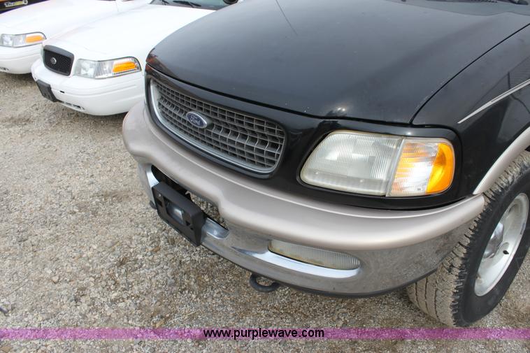 image for item AA9151 1998 Ford Expedition Eddie Bauer SUV