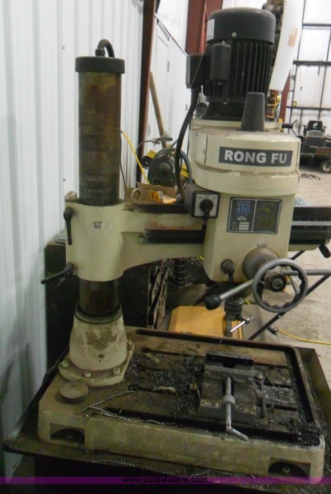 image for item B1847 2000 Rong Fu radial drill press
