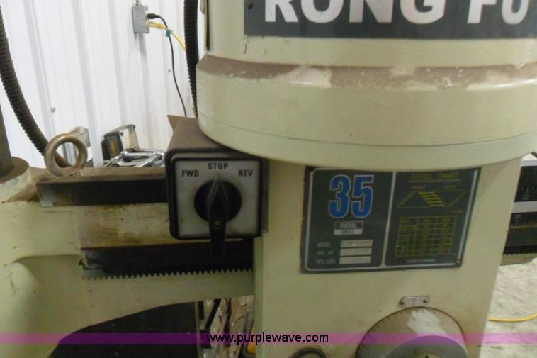 image for item B1847 2000 Rong Fu radial drill press