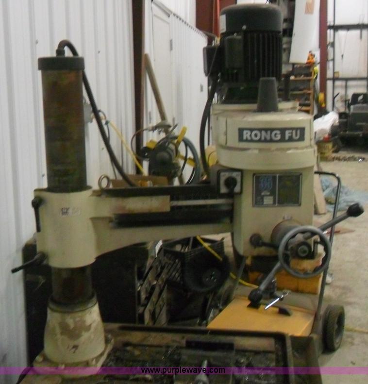 image for item B1847 2000 Rong Fu radial drill press