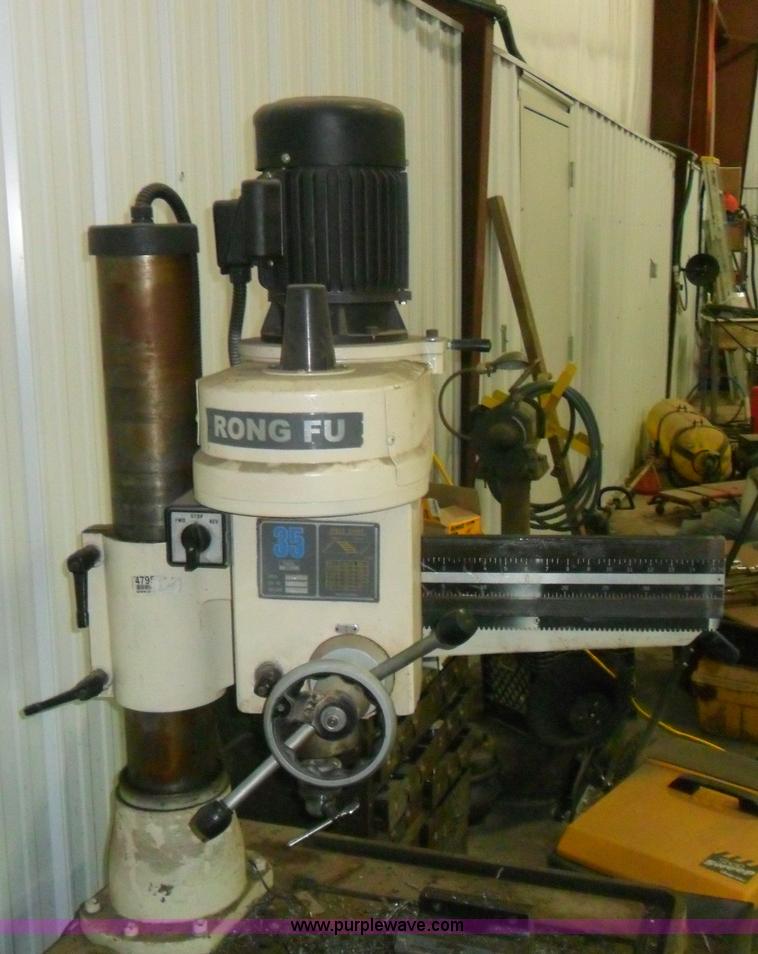 image for item B1847 2000 Rong Fu radial drill press