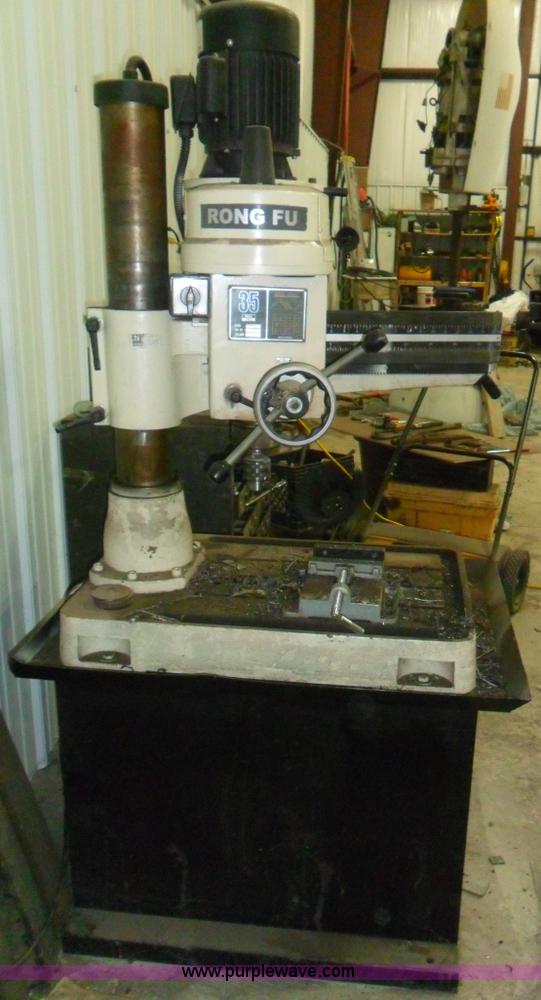 image for item B1847 2000 Rong Fu radial drill press