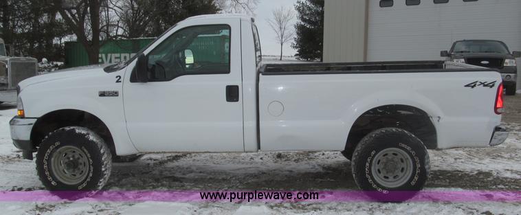 image for item B5343 2003 Ford F350 XL Super Duty pickup truck