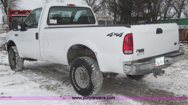 image for item B5343 2003 Ford F350 XL Super Duty pickup truck