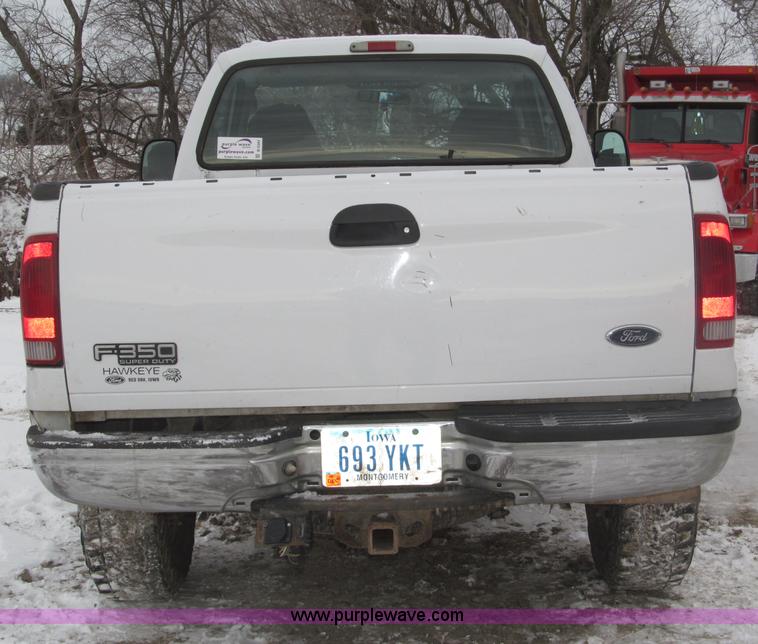 image for item B5343 2003 Ford F350 XL Super Duty pickup truck