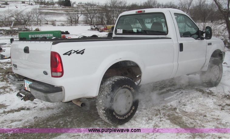image for item B5343 2003 Ford F350 XL Super Duty pickup truck