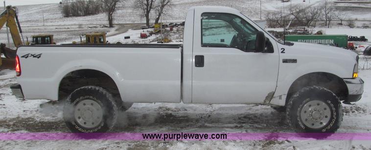 image for item B5343 2003 Ford F350 XL Super Duty pickup truck