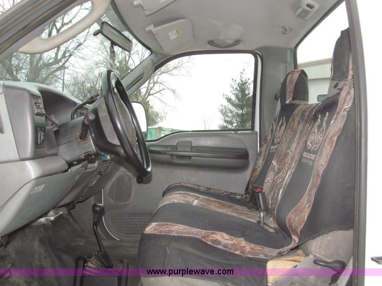 image for item B5343 2003 Ford F350 XL Super Duty pickup truck