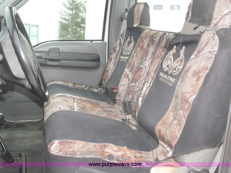 image for item B5343 2003 Ford F350 XL Super Duty pickup truck