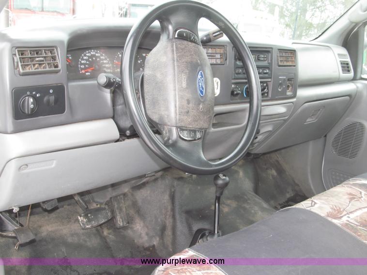 image for item B5343 2003 Ford F350 XL Super Duty pickup truck