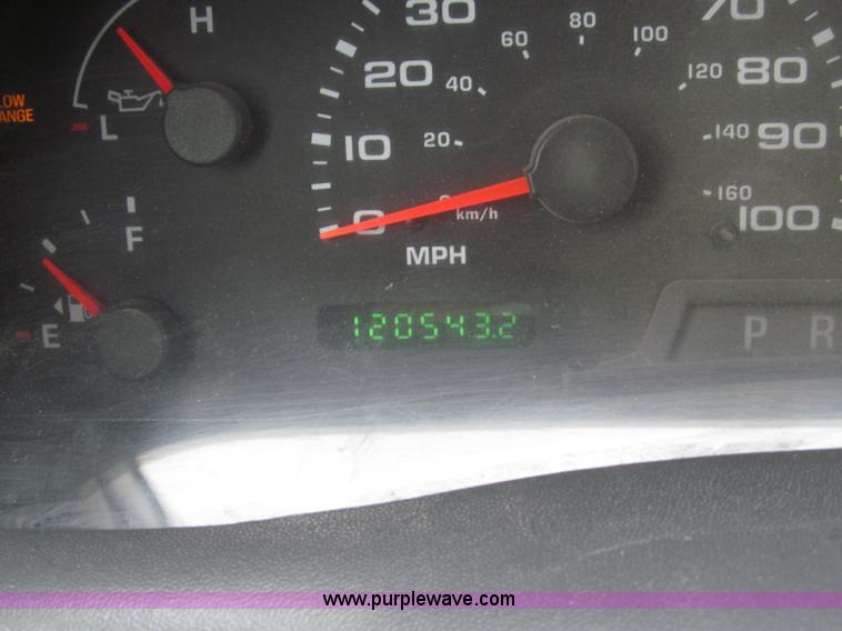 image for item B5343 2003 Ford F350 XL Super Duty pickup truck