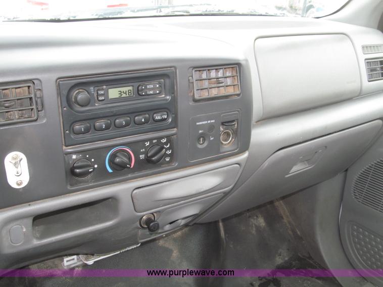 image for item B5343 2003 Ford F350 XL Super Duty pickup truck