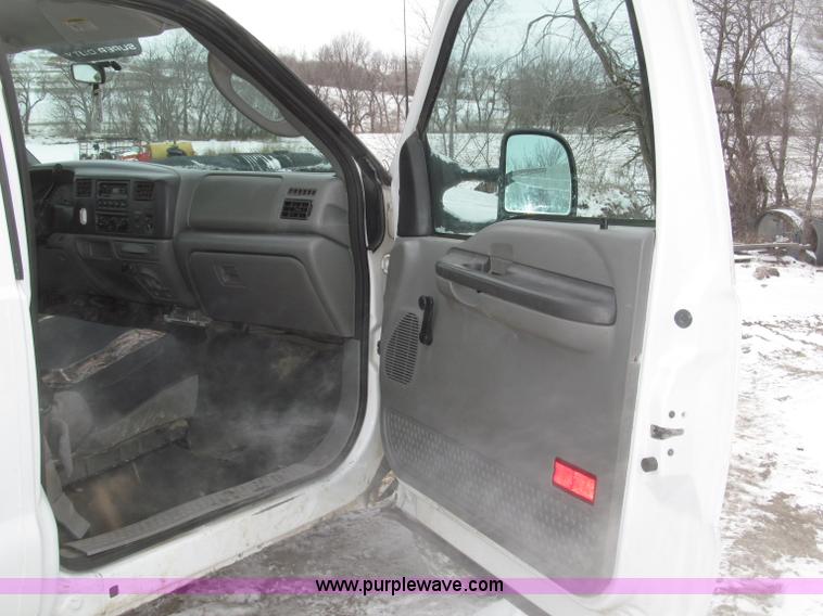 image for item B5343 2003 Ford F350 XL Super Duty pickup truck