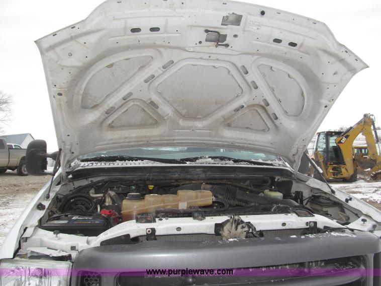 image for item B5343 2003 Ford F350 XL Super Duty pickup truck