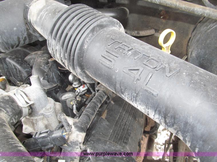 image for item B5343 2003 Ford F350 XL Super Duty pickup truck