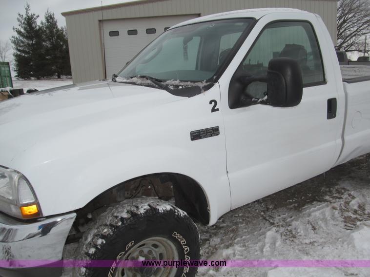 image for item B5343 2003 Ford F350 XL Super Duty pickup truck