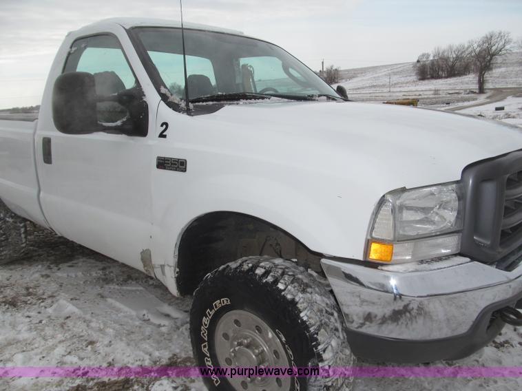 image for item B5343 2003 Ford F350 XL Super Duty pickup truck