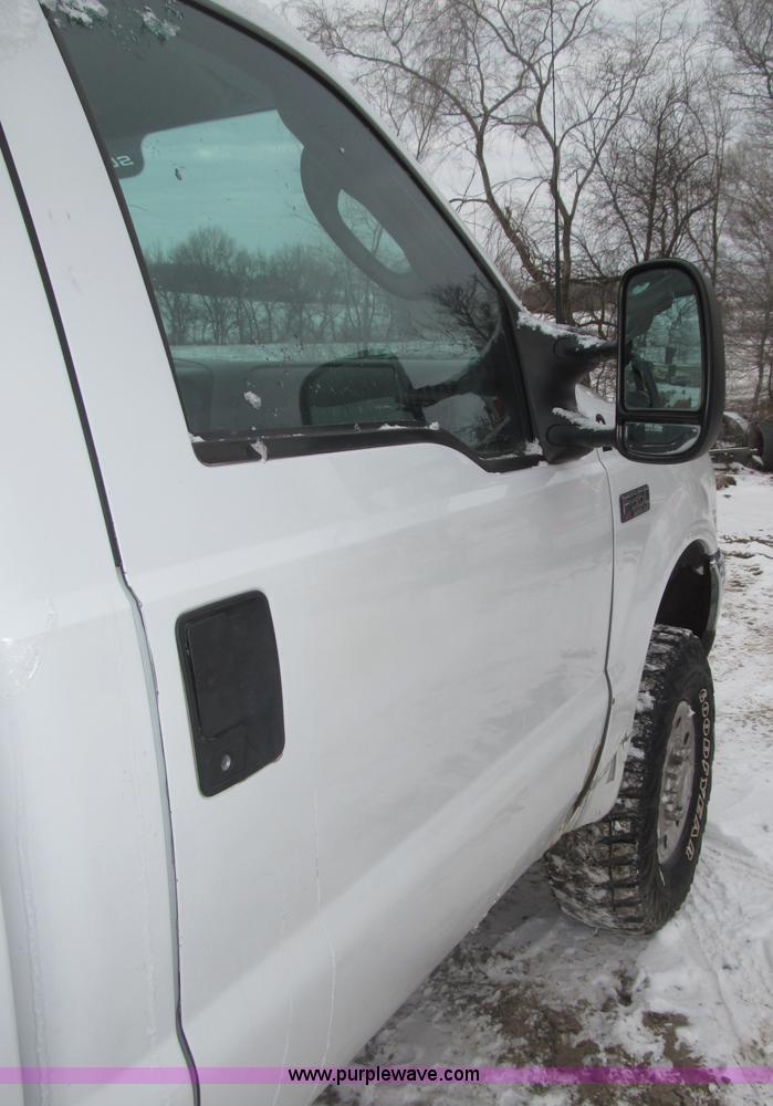 image for item B5343 2003 Ford F350 XL Super Duty pickup truck