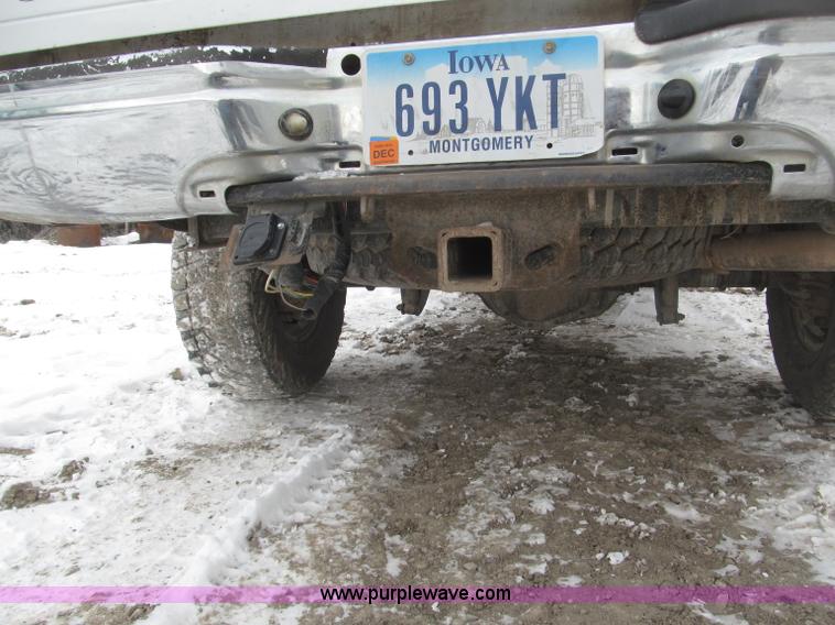 image for item B5343 2003 Ford F350 XL Super Duty pickup truck