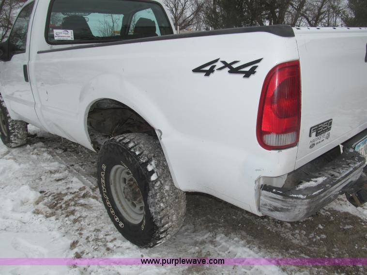 image for item B5343 2003 Ford F350 XL Super Duty pickup truck