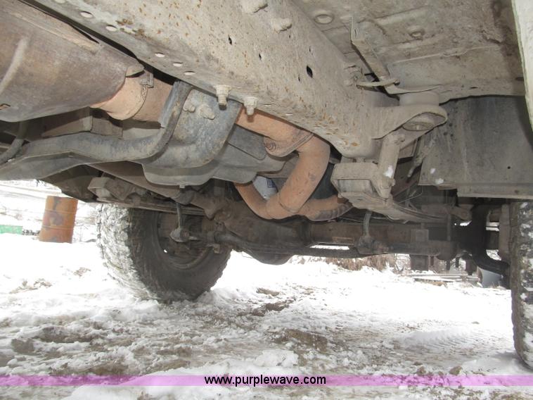 image for item B5343 2003 Ford F350 XL Super Duty pickup truck