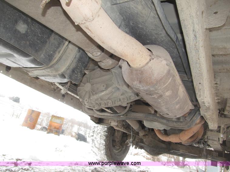 image for item B5343 2003 Ford F350 XL Super Duty pickup truck