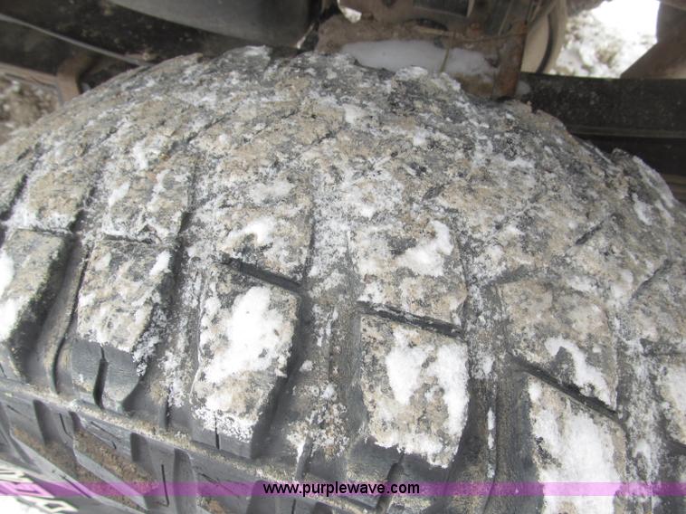 image for item B5343 2003 Ford F350 XL Super Duty pickup truck