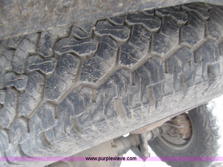 image for item B5343 2003 Ford F350 XL Super Duty pickup truck