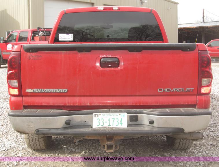 image for item B5382 2003 Chevrolet Silverado 1500 LS Extended Cab pickup truck